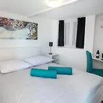 Apartment Plr Luxury Rooms *