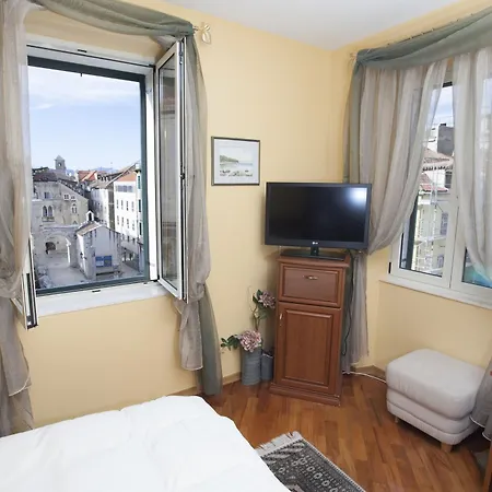 Plr Luxury Split