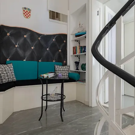 Plr Luxury Rooms Apartment